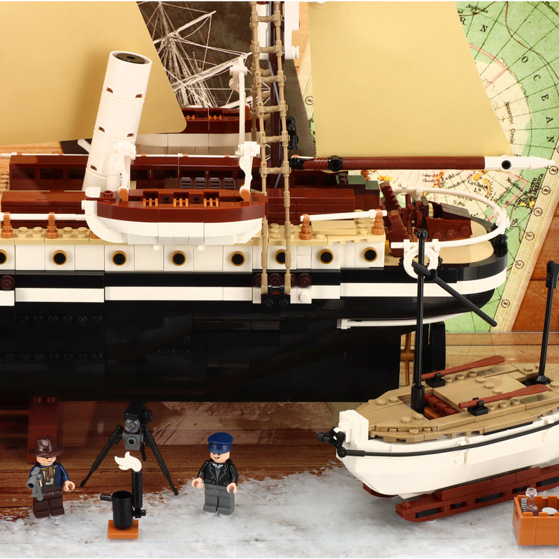 LEGO 10335 The Endurance and Shackleton’s Lifeboat 40729 - Display Cas