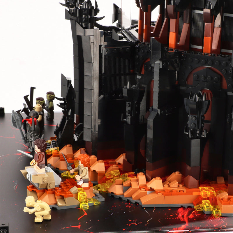 Load image into Gallery viewer, Lego 10333 The Lord of the Rings: Barad-dûr - Display Case
